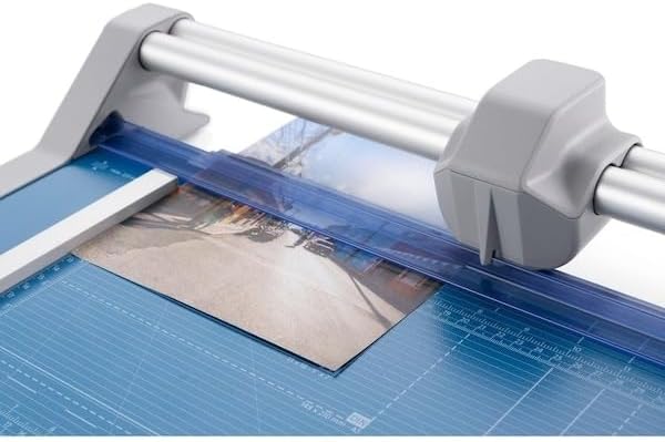 Dahle 550 Professional Rotary Trimmer, 14" Cut Length, 20 Sheet Capacity, Self-Sharpening, Dual Guide Bar, Automatic Clamp, German Engineered Paper Cutter