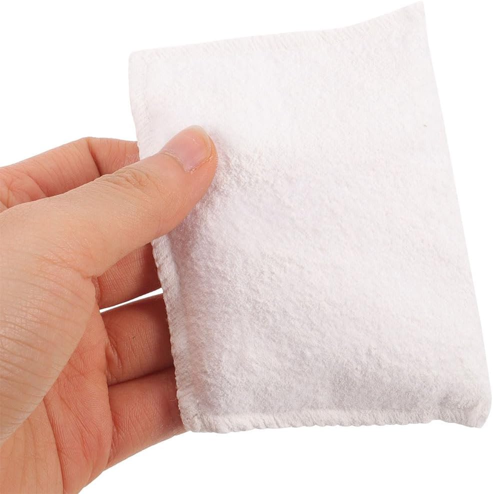 Didiseaon 4 Pack Billiard Talcum Powder Bags for Dry Hand Grip Pool Cue Powder Bag Billiards Accessories for Enhanced Control and Stability in Pool and Snooker