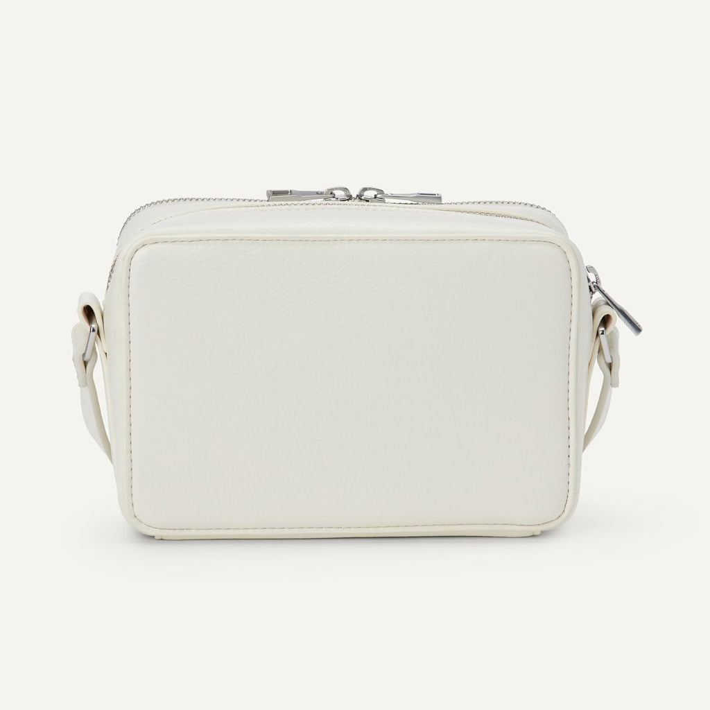 Amazon Essentials Women's Boxy Crossbody Bag