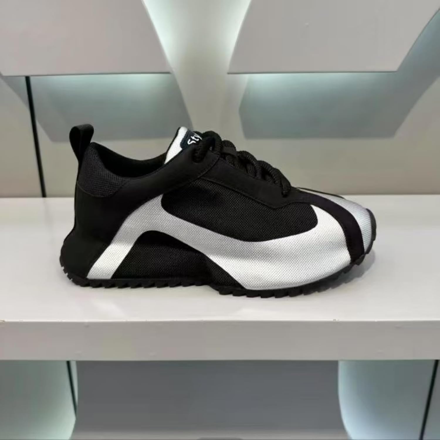 Men's Fashion Sports Running Shoes with Laces - Non-Slip Outdoor Fitness Sneakers for Teenagers - All-Season Versatile Athletic Footwear for Active Lifestyle