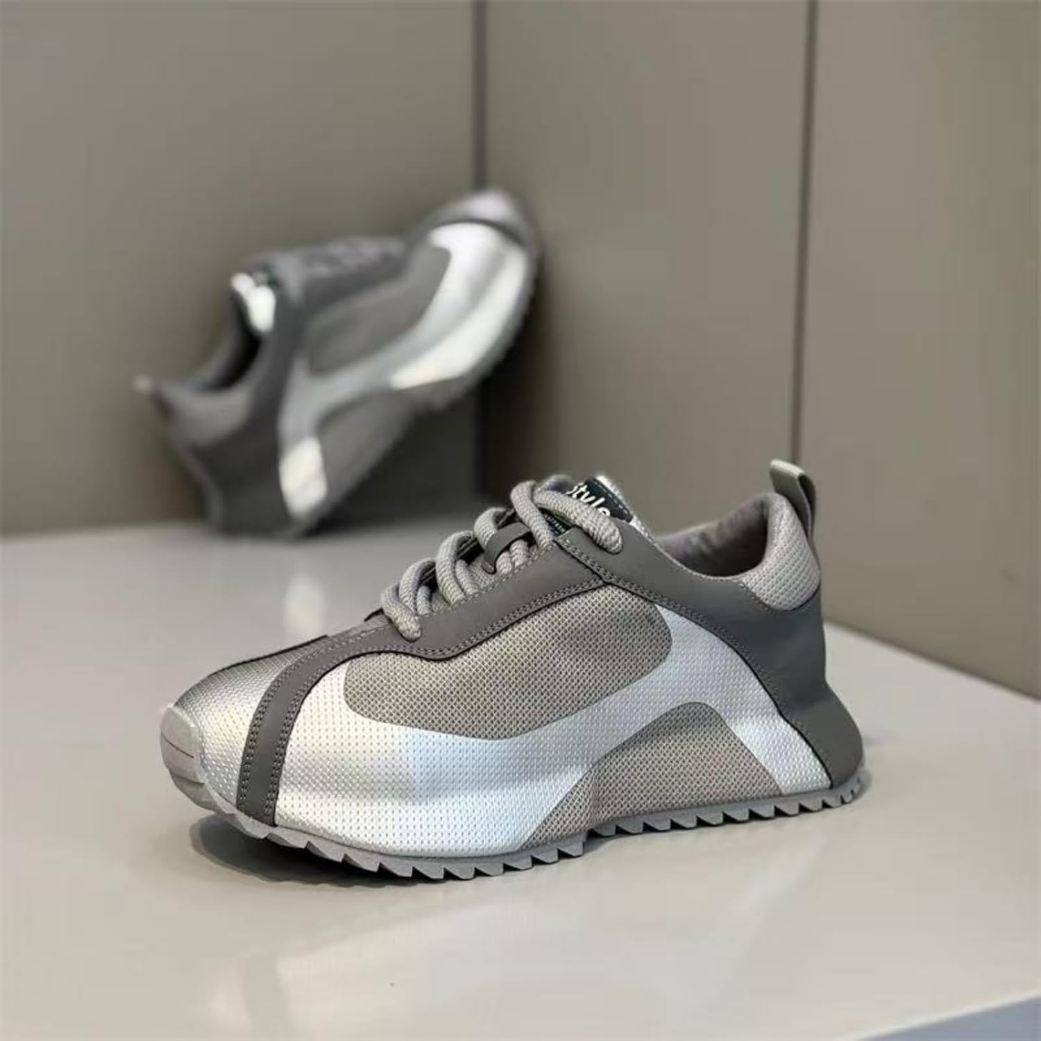 Men's Fashion Sports Running Shoes with Laces - Non-Slip Outdoor Fitness Sneakers for Teenagers - All-Season Versatile Athletic Footwear for Active Lifestyle