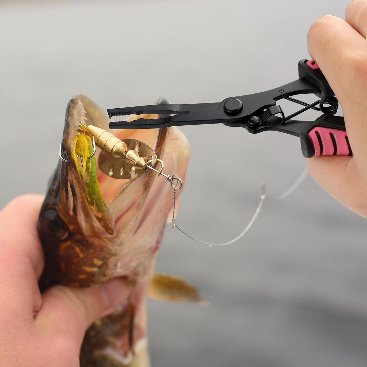 mouhike Fishing Pliers Fish Lip Gripper Fishing Tool Kit for Men Women