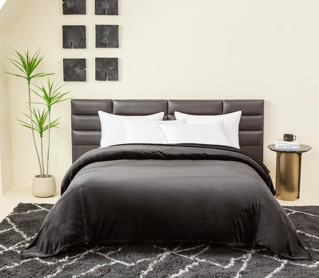 COOVA Oversized King Fleece Blanket 120x120 inches, Soft Cozy Warm Giant Extra Large 10'x10' Blanket for Bed, Sofa, Couch,Travel, Camping, California Huge Flannel Big Throw Blanket, Black