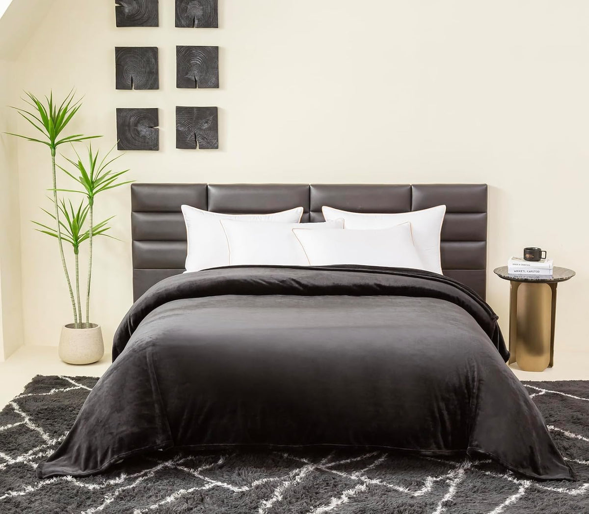 COOVA Oversized King Fleece Blanket 120x120 inches, Soft Cozy Warm Giant Extra Large 10'x10' Blanket for Bed, Sofa, Couch,Travel, Camping, California Huge Flannel Big Throw Blanket, Black