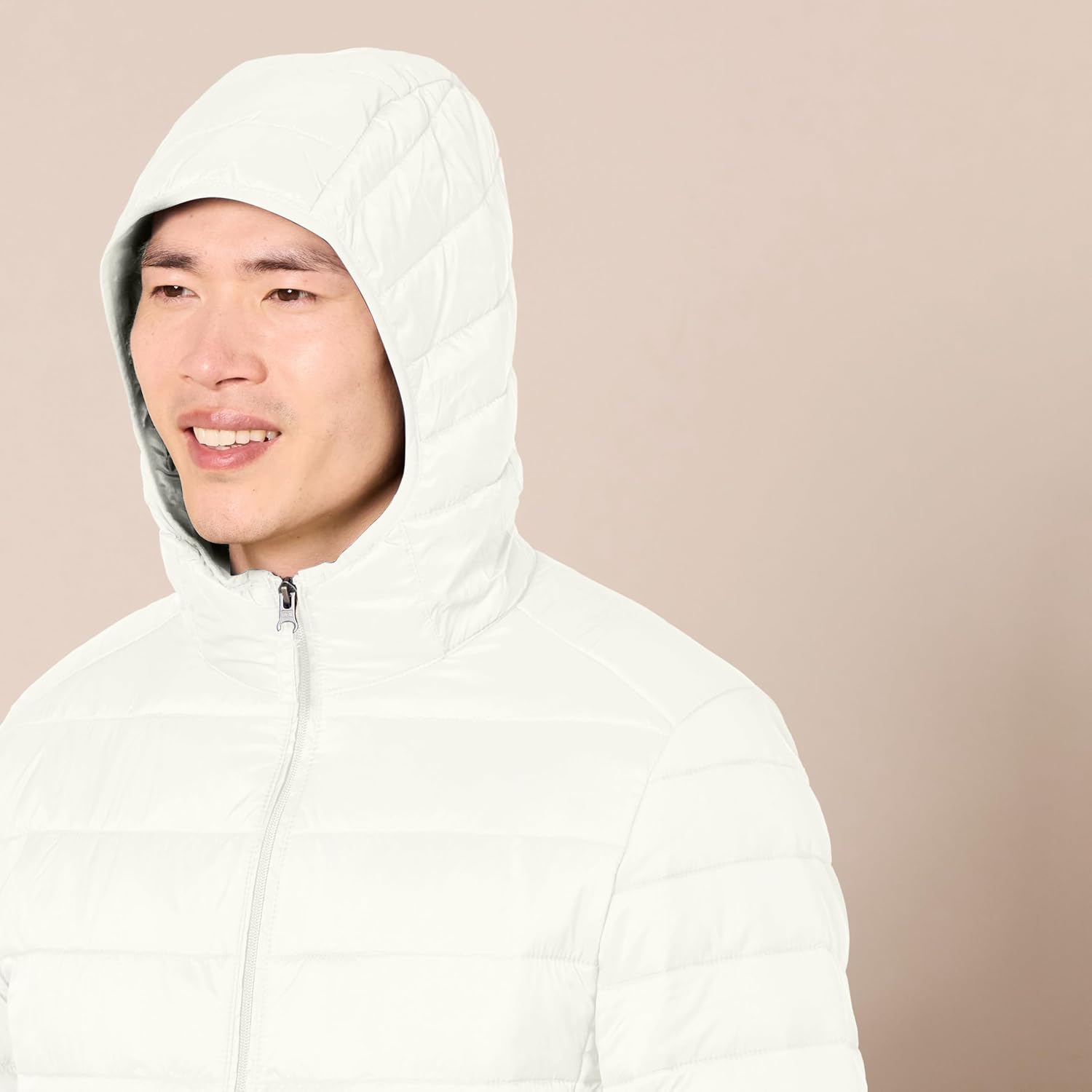 Amazon Essentials Men's Lightweight Water-Resistant Packable Hooded Puffer Jacket