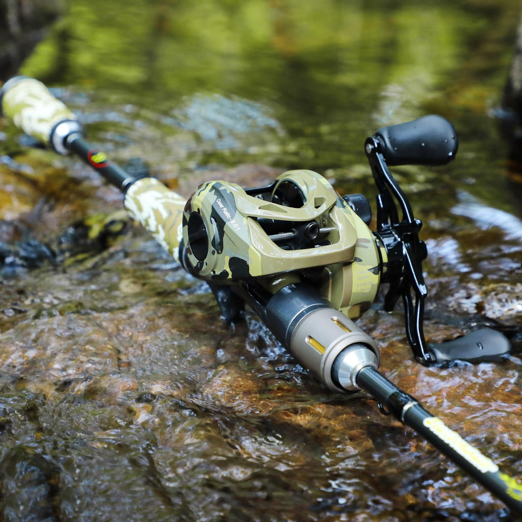 Sougayilang Baitcaster Combo, 30Ton+24Ton Graphite 2-Piece Blanks Casting Fishing Rod,SuperPolymer Handle,“S” Style Hook Keeper with Camo Baitcasting Reel