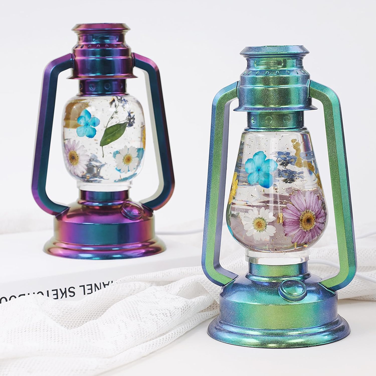 Actvty Kerosene Lamp Resin Mold Set, 2 Shapes Lantern Silicone Molds for Resin Casting, Camping Lantern Molds with 4pcs LED Lights DIY Retro Oil Lamps for Table Fireplace Home Decoration