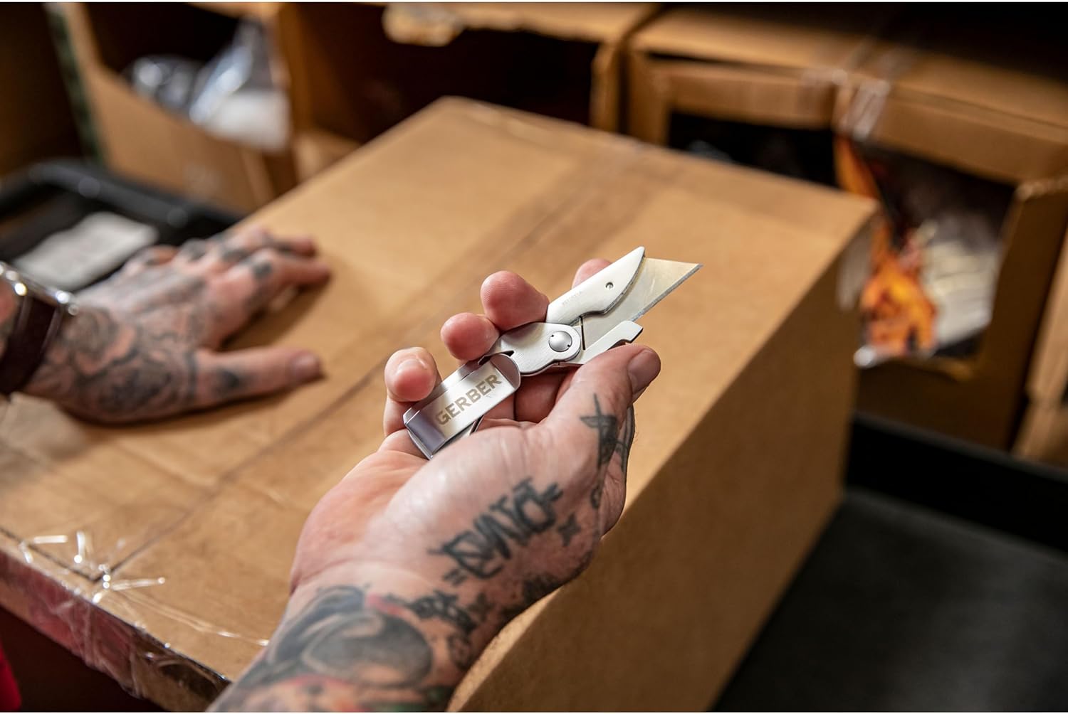 Gerber Gear EAB Lite Pocket Razor Knife with Money Clip - EDC Gear Folding Stainless Steel Utility Knife with Box Cutter Blade for Everyday Carry