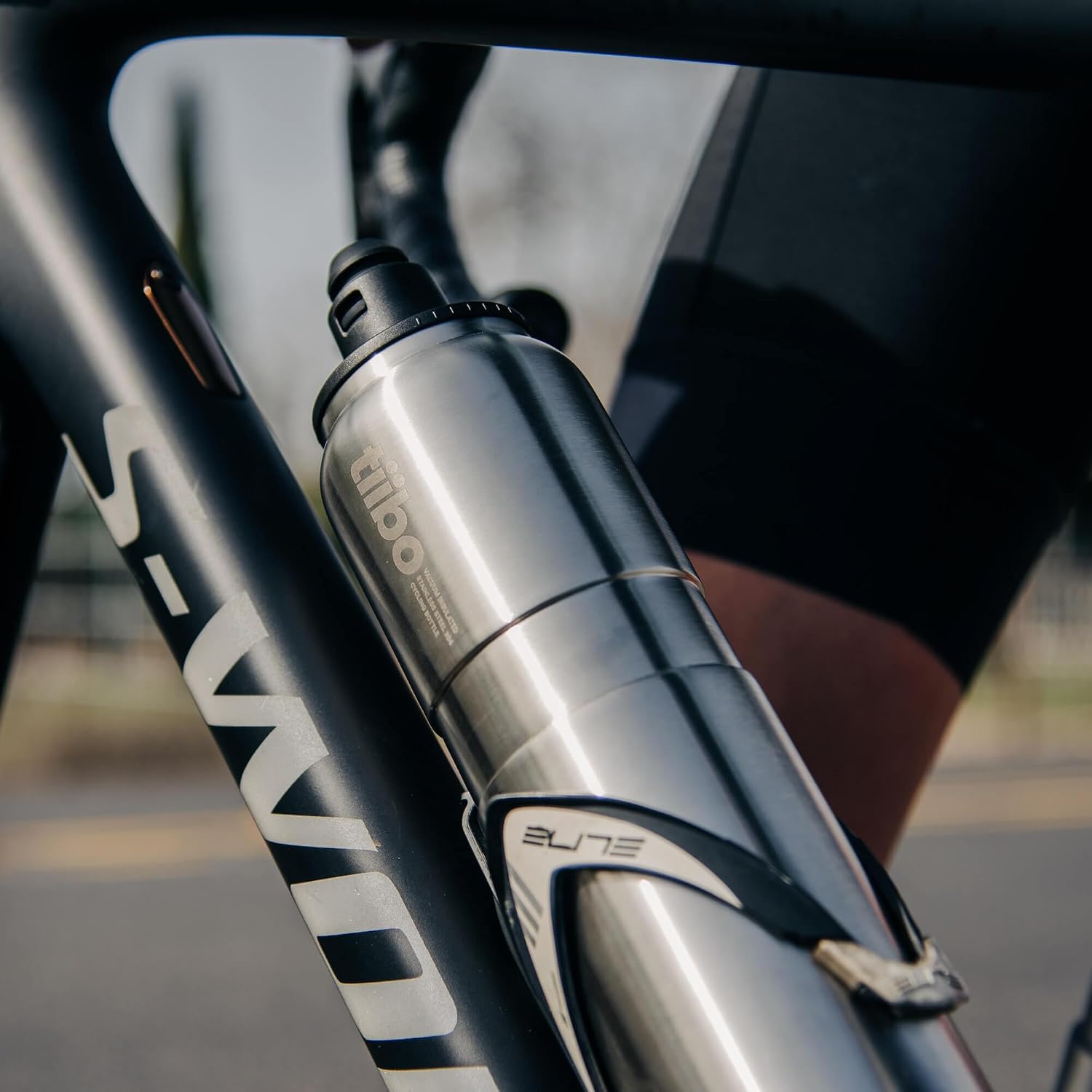 tiibo Vacuum Insulated Stainless Steel Bike Water Bottle, Double Wall, No-Squeeze, Fast Flow Sport Nozzle, Designed for Cycling, Biking, Fitness & Sports, Fits Most Bike Cages (Brushed, 23OZ)