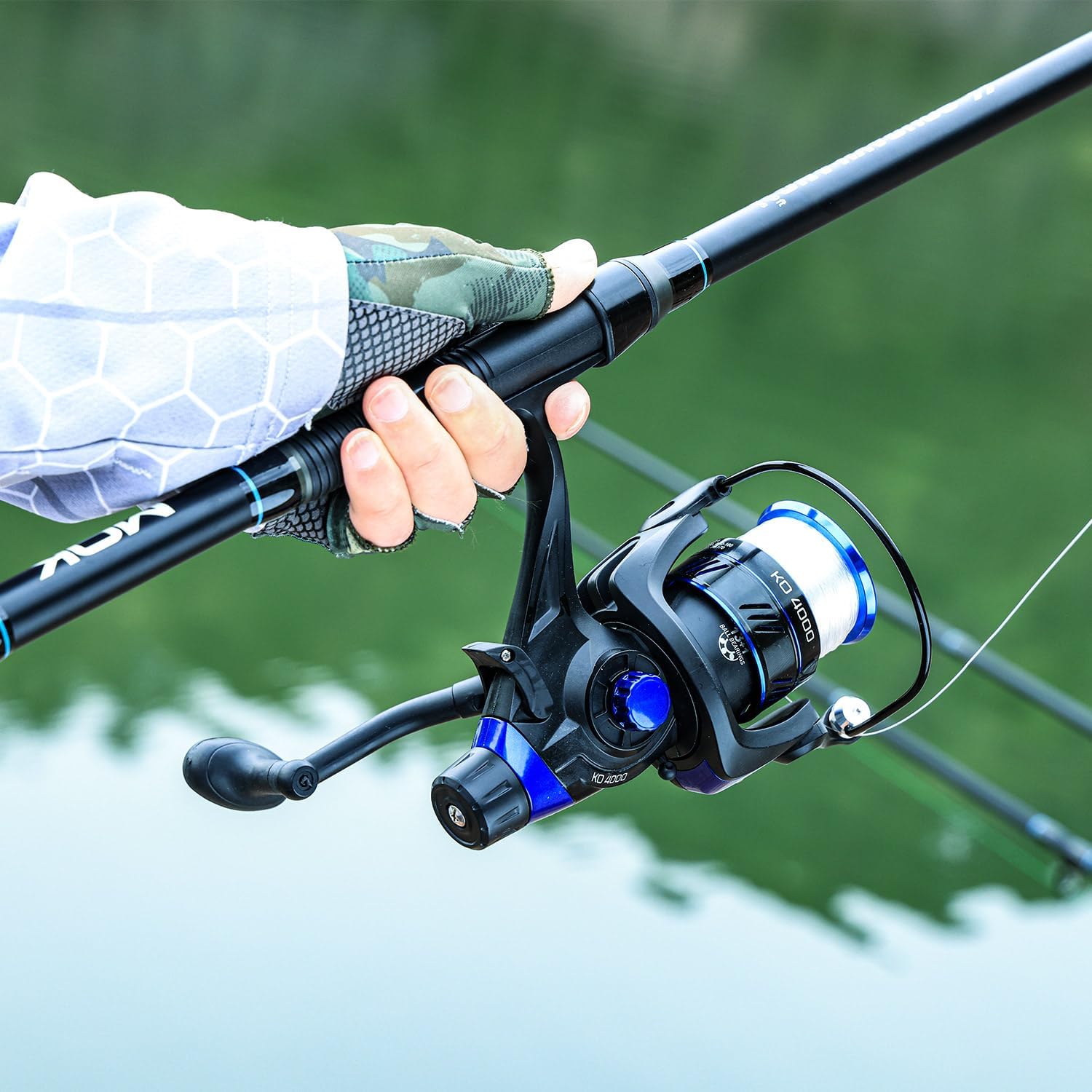 Sougayilang Surf Fishing Rod Combo Medium/Heavy 3 Piece Baitfeeder Spinning Combo with 4000 Size Reel for Travel
