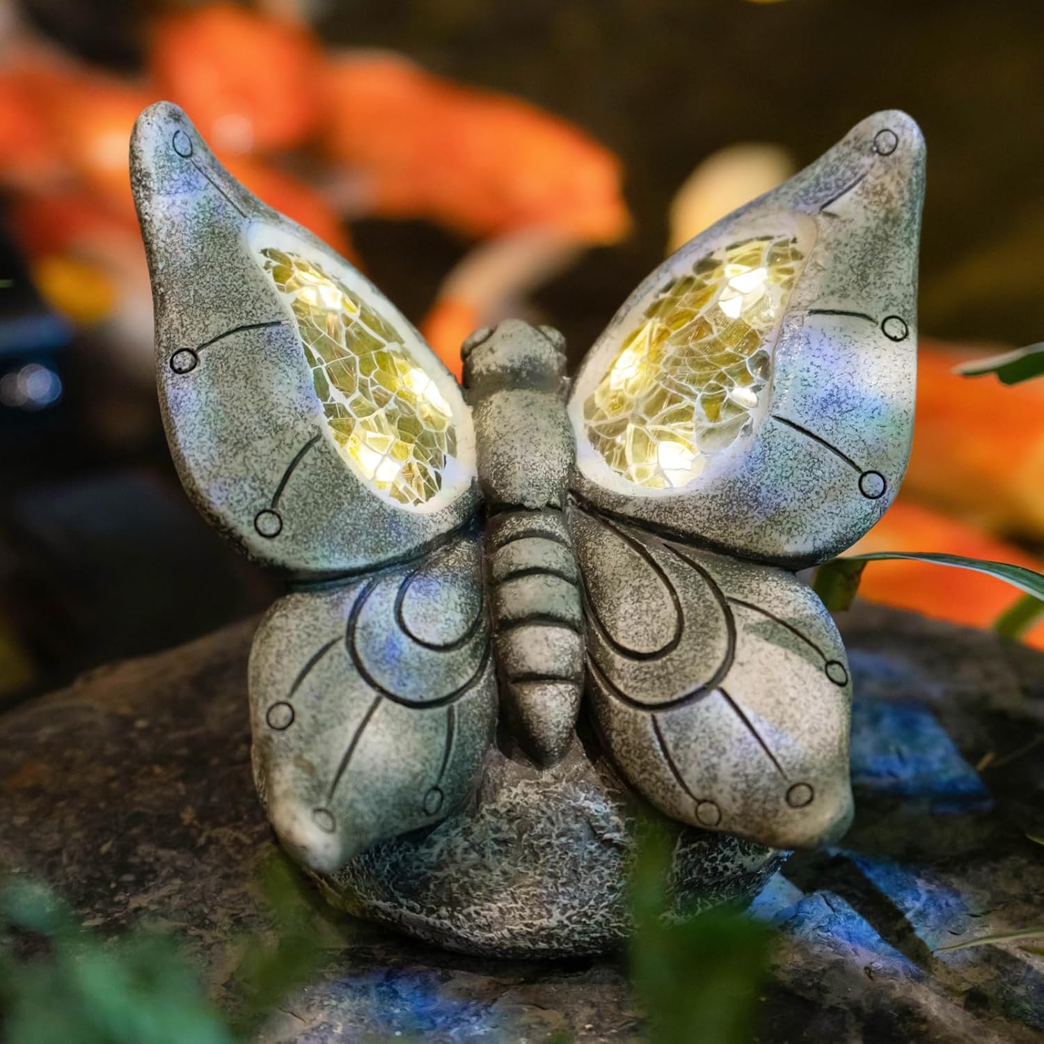 Rezpuao Garden Statue Dragonfly,Solar Dragonfly Decor for Outdoor,Resin Dragonflies Figurine with Solar Light for Patio,Balcony,Yard,Lawn Ornament,Perfect Garden Gift
