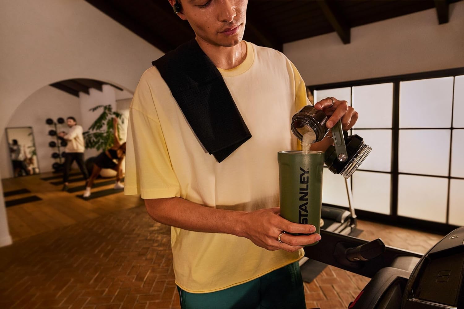STANLEY Vitalize Shaker Bottle, 20 oz, Black
