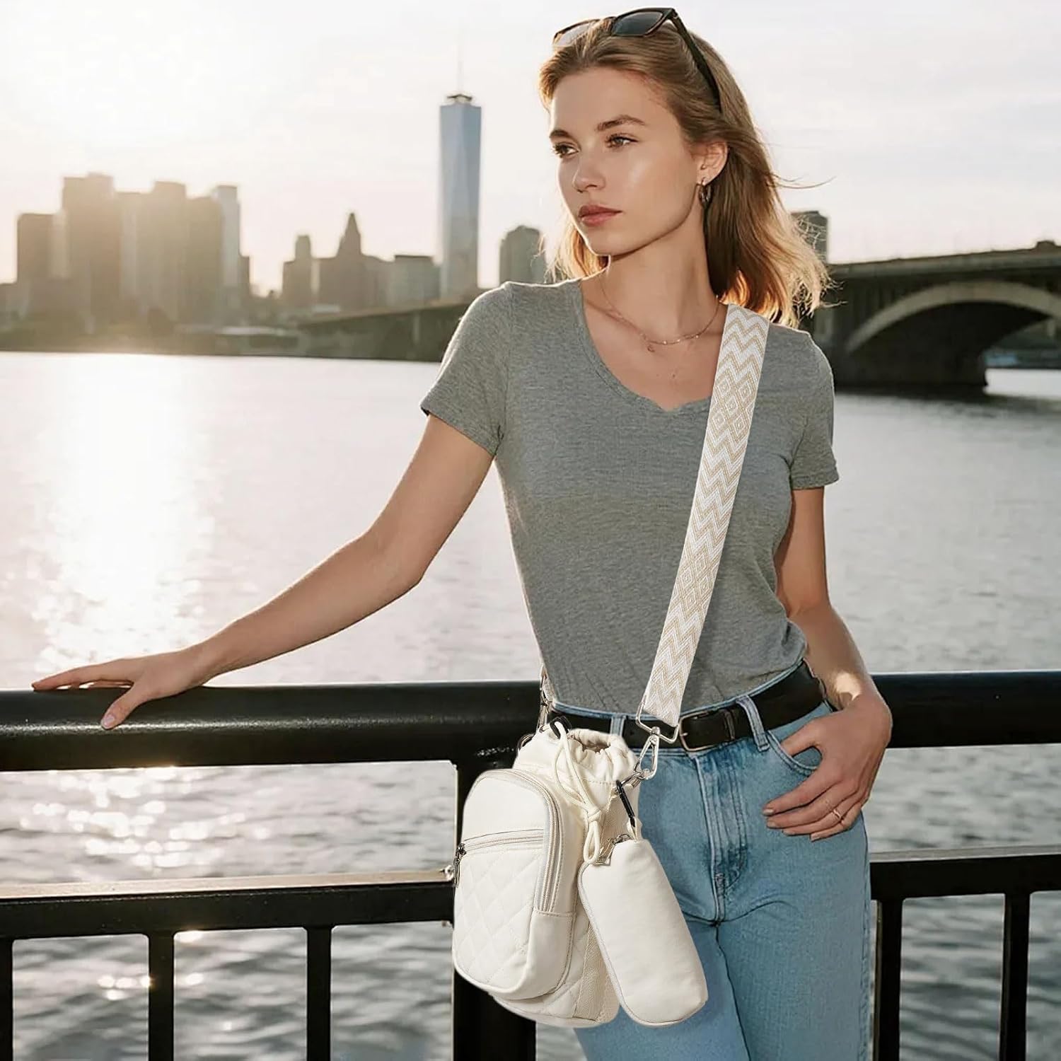 AGLOD Water Bottle Carrier Bag with Strap, Water Bottle Holder Crossbody Bags for Women Men for Walking, Hiking,Cycling