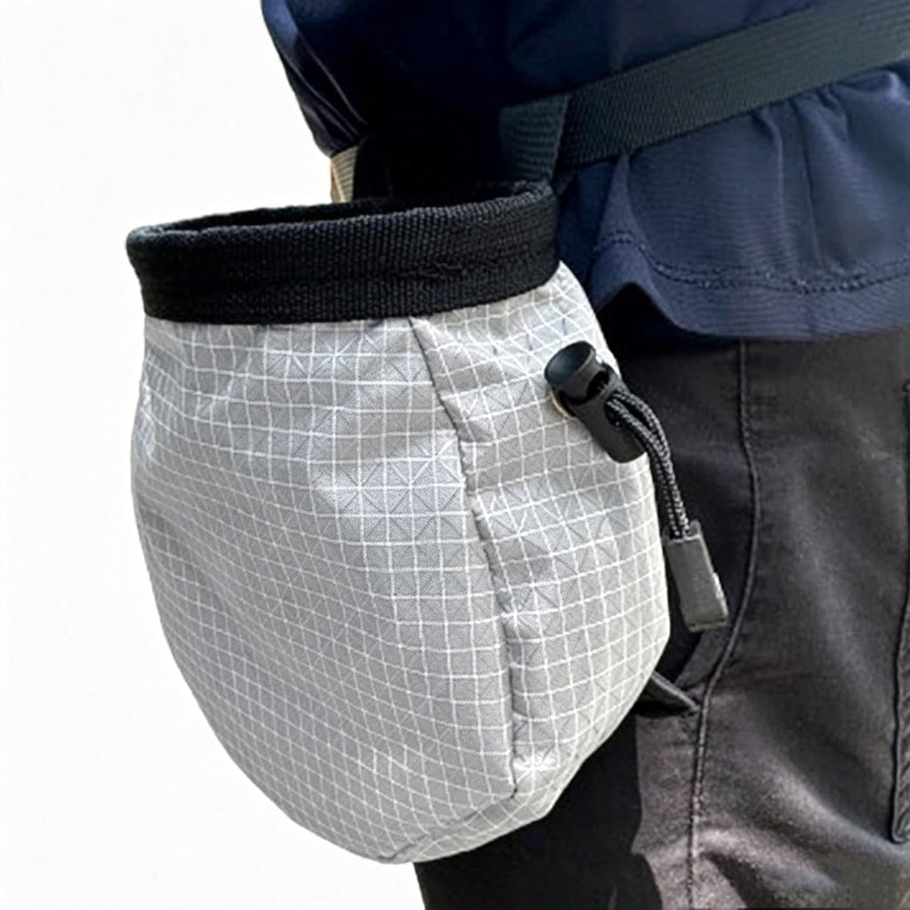 Rock Climbing Chalk Bag, 210D High-Tensile Polyethylene Durable Chalk Bag with Fleece Lining & Adjustable Belt, for Bouldering, Gym, Weightlifting