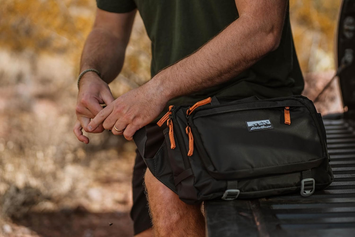 Eddie Bauer 7L Trail Bag with Removeable Shoulder Strap and Adjustable Waistband, Carbon Black