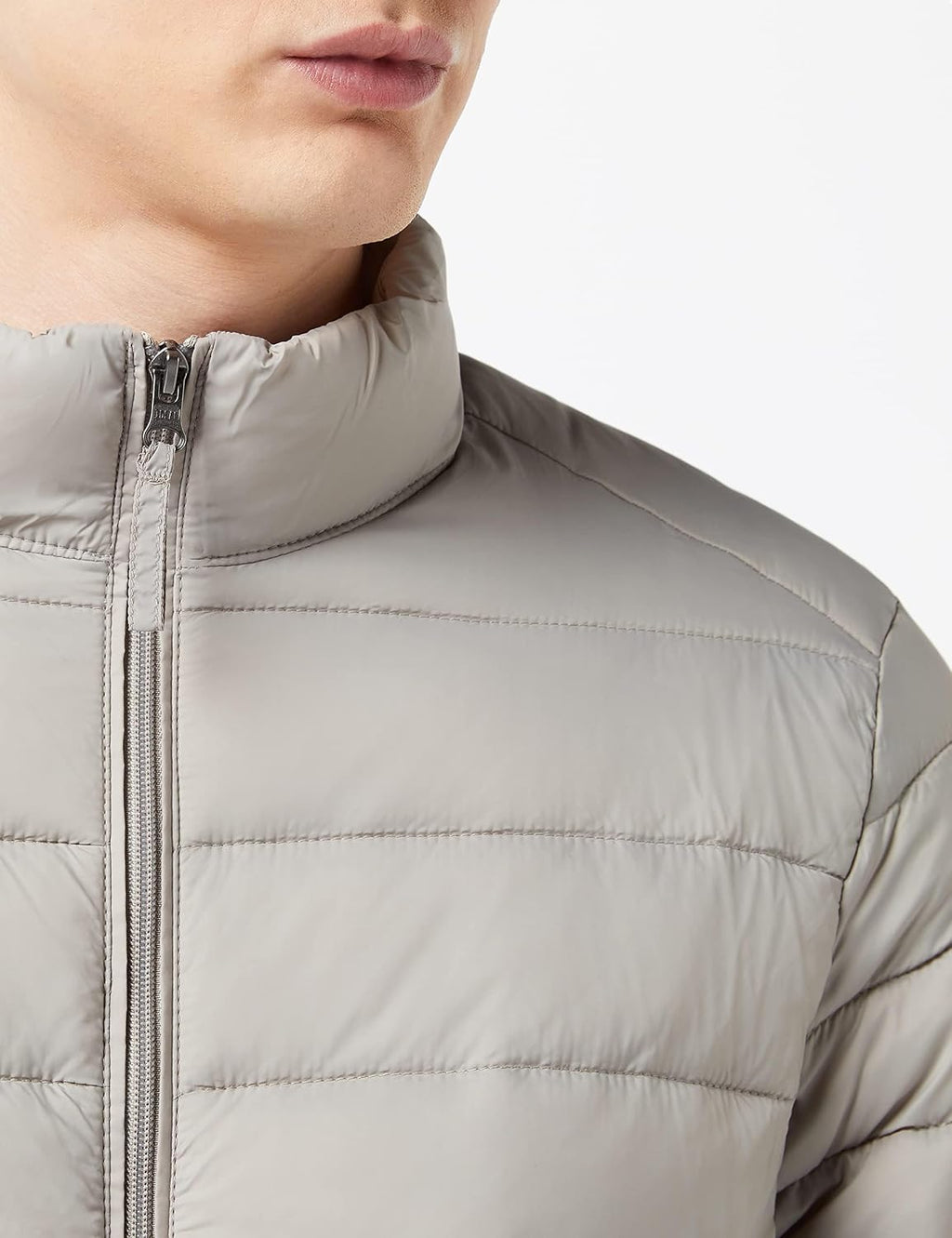 Amazon Essentials Men's Packable Lightweight Water-Resistant Puffer Jacket (Available in Big & Tall)