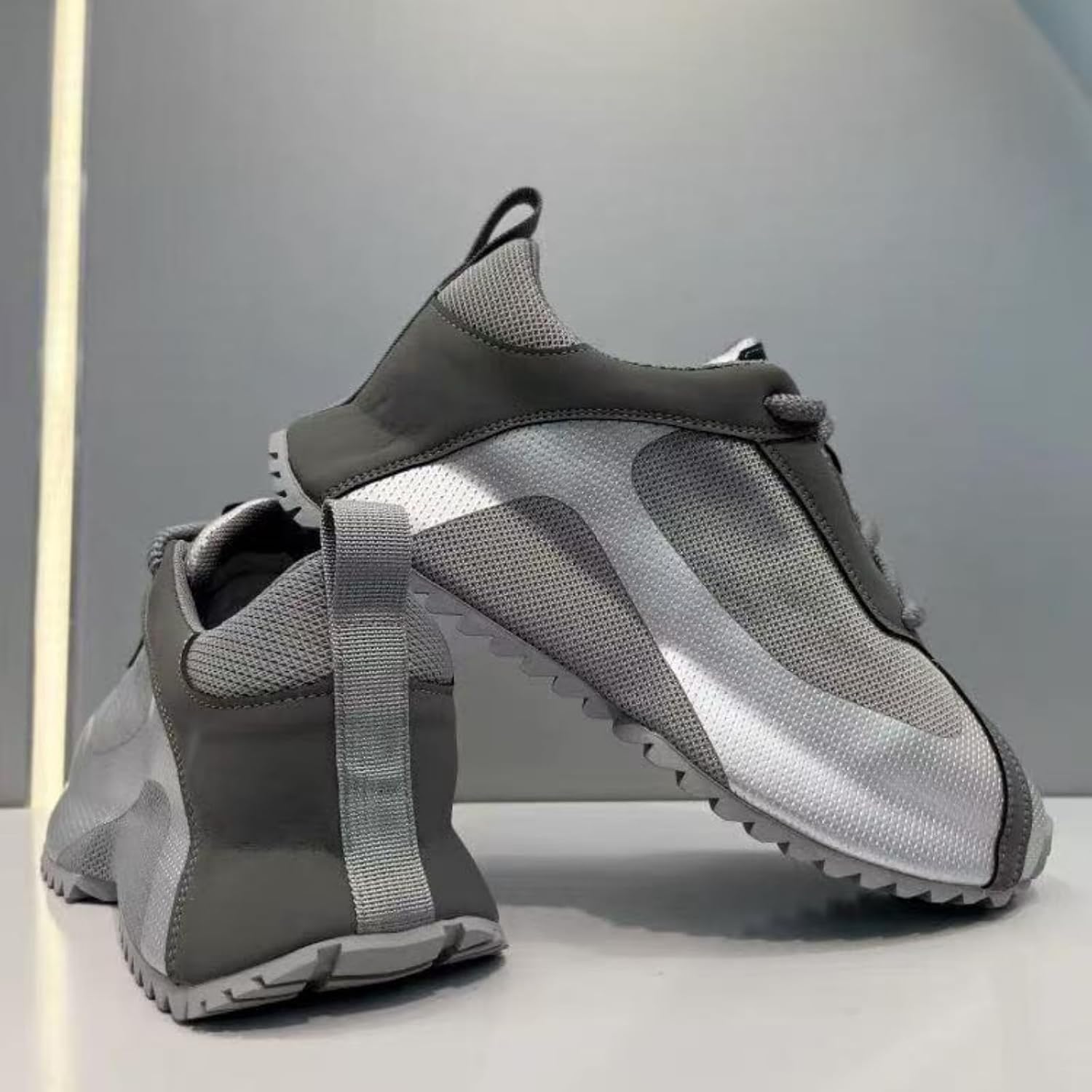 Men's Fashion Sports Running Shoes with Laces - Non-Slip Outdoor Fitness Sneakers for Teenagers - All-Season Versatile Athletic Footwear for Active Lifestyle