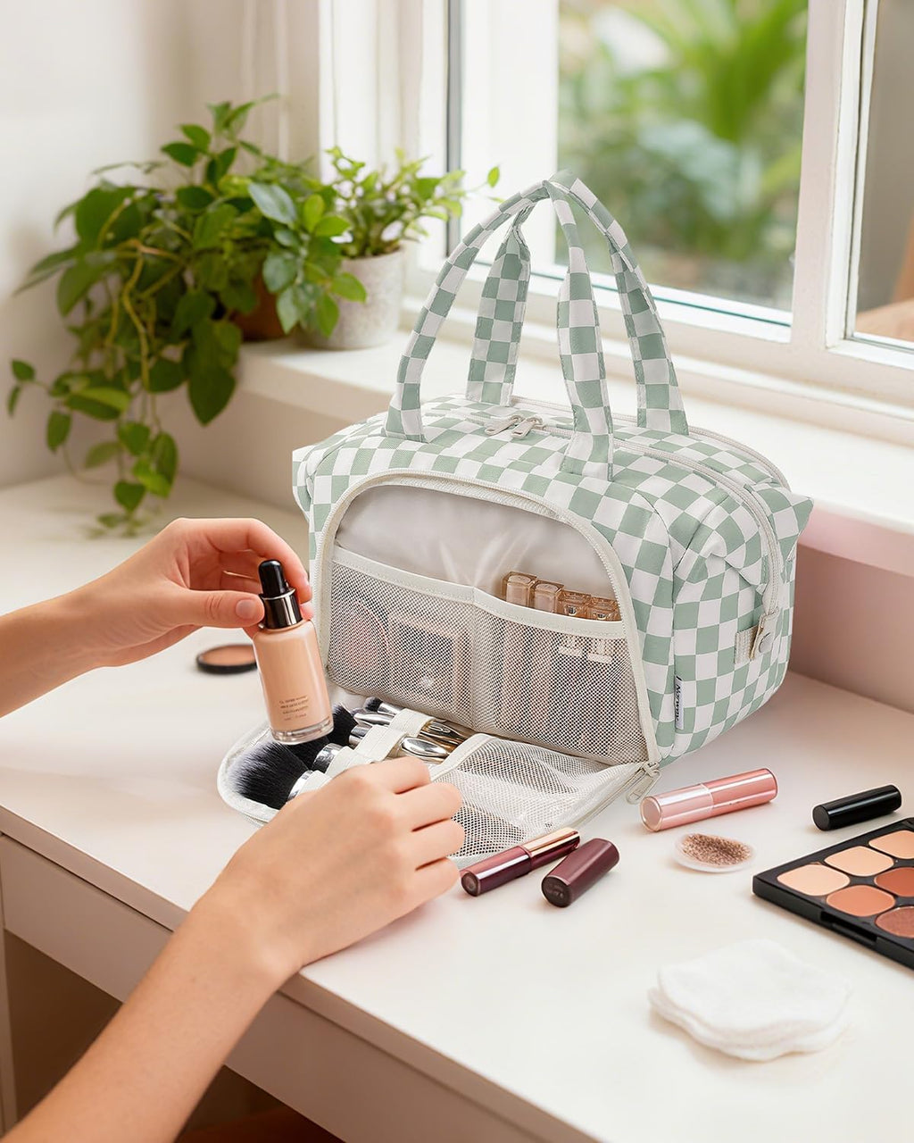 Narwey Travel Toiletry Bag for Women, Large Makeup Cosmetic Organizer Bag