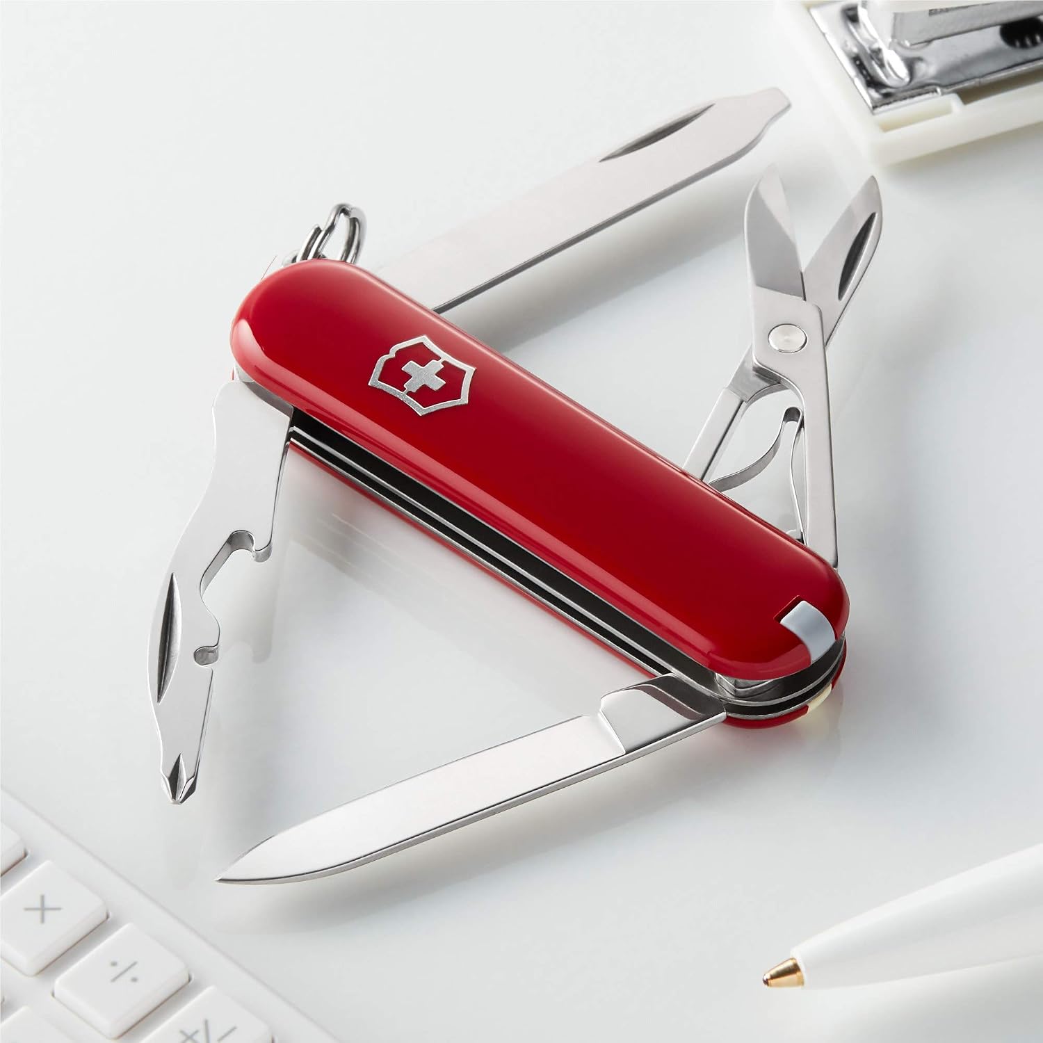 Victorinox Rambler Swiss Army Knife, 10-Function Pocket Knife, Red