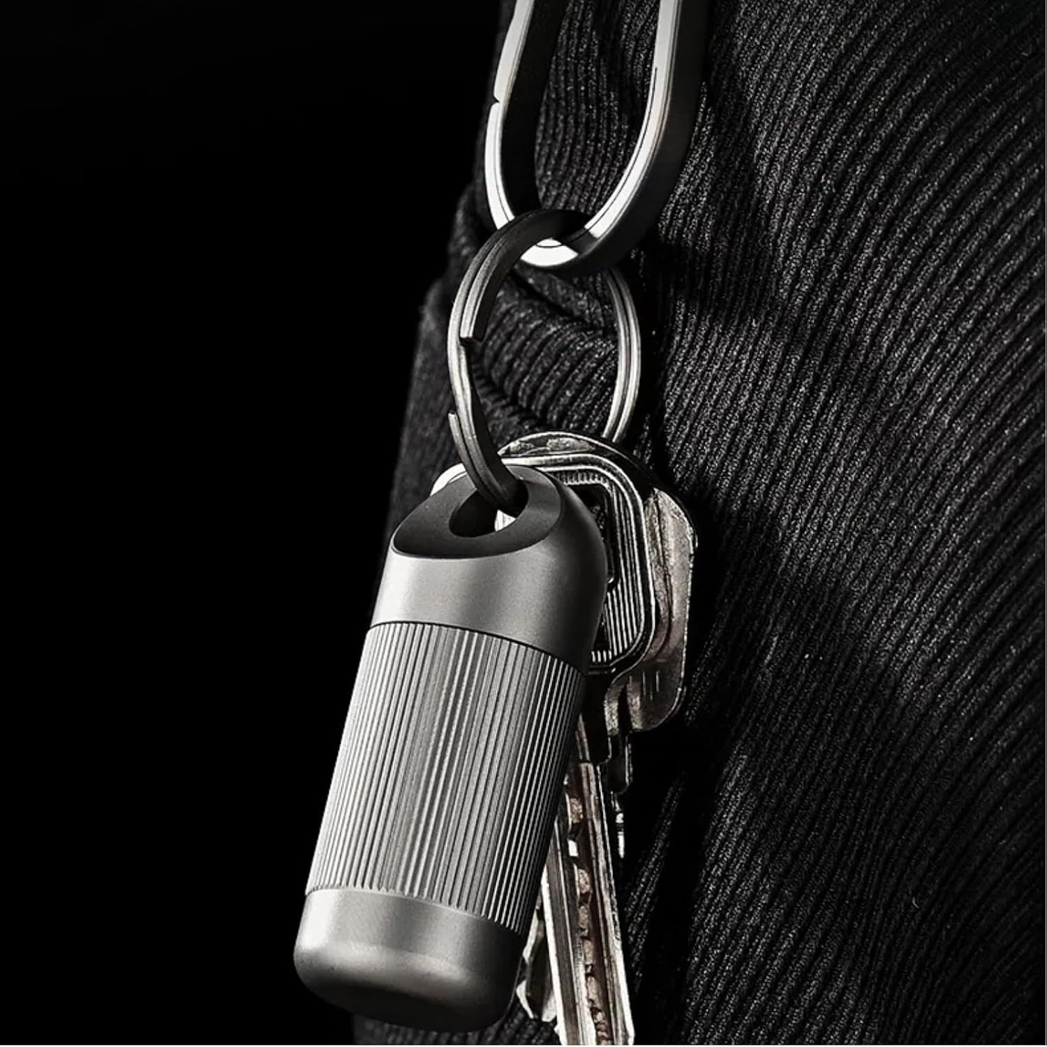 Titanium Alloy Sealable Portable Pill Organizer Keychain Pill Holder Lightweight Travel Pill Box with Hanging Hole for Outdoor Emergency and Daily Use(Large)