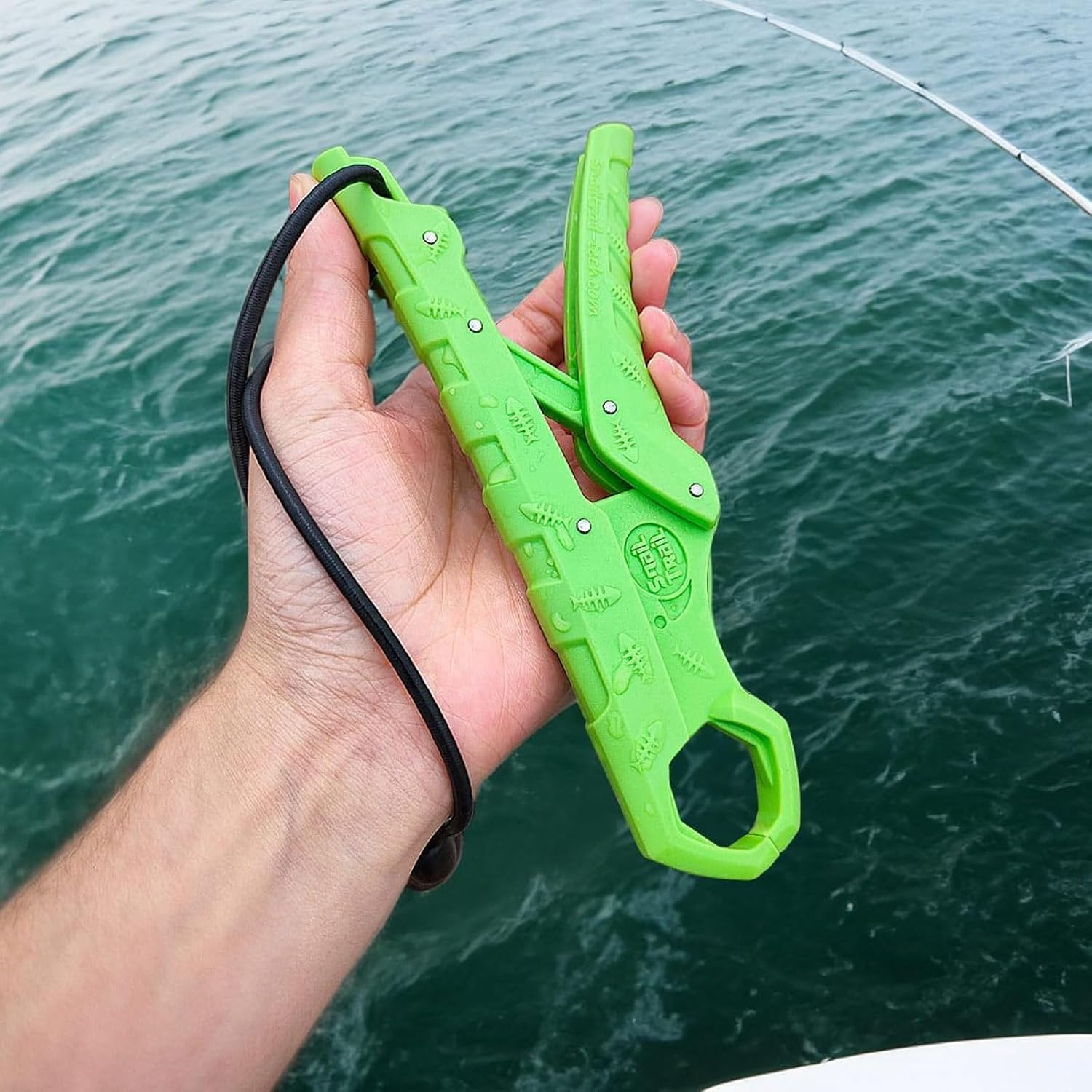 SNAIL TRAIL 7.5''/9'' Floating Fish Gripper with Lanyard