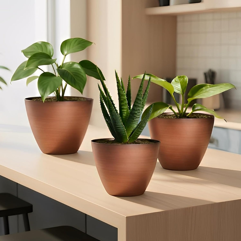 Vanslogreen 2 Pack Plastic Plant Pots with Drainage Holes, 8 inch Planter for Indoor Outdoor Plant, Garden Flower Pots for Aloe, Herbs, Cactus (Brushed Copper, 2pcs)