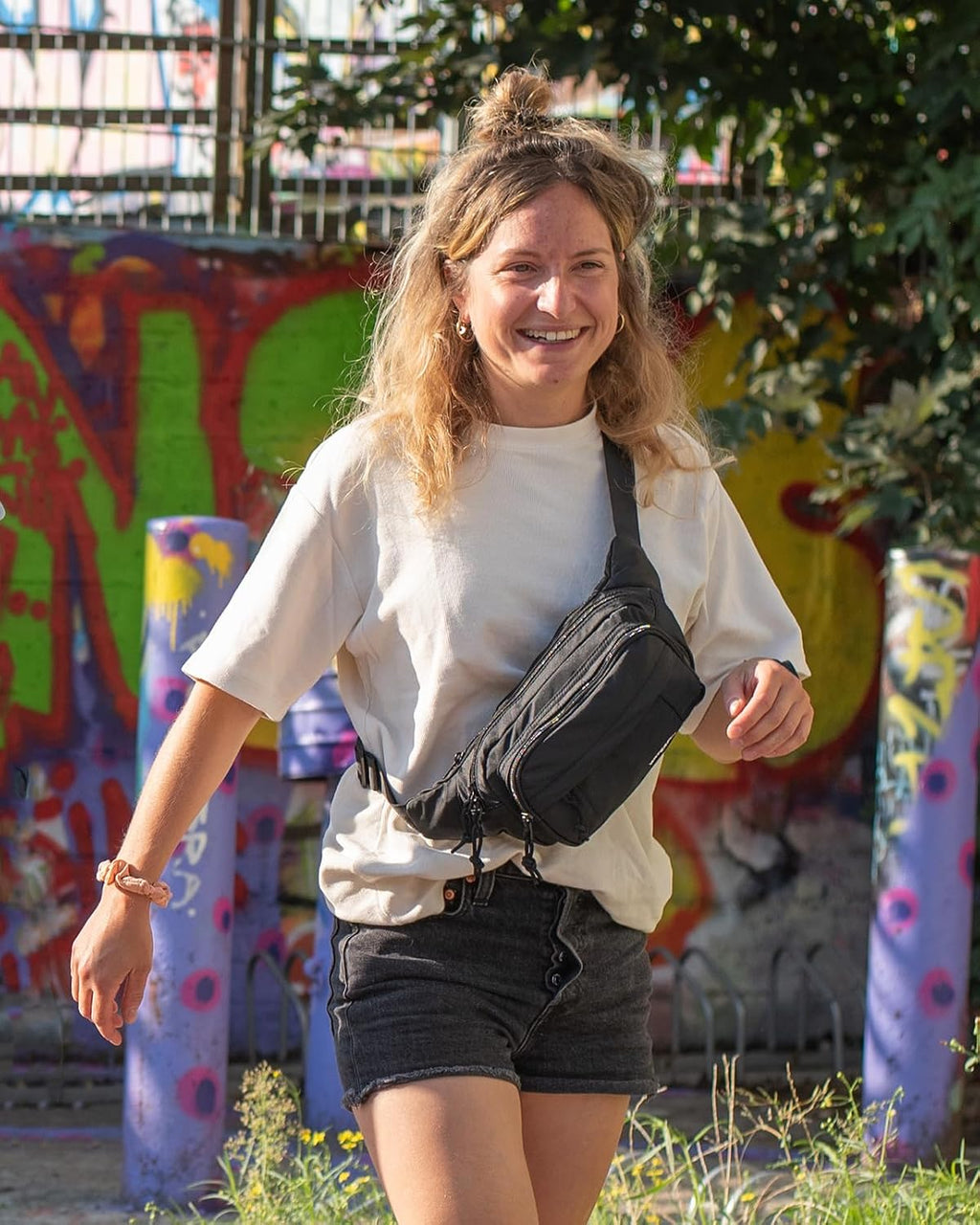 WATERFLY Fanny Pack Waist Bag: 2.5L Large 5 Zipper Pockets for Women Men