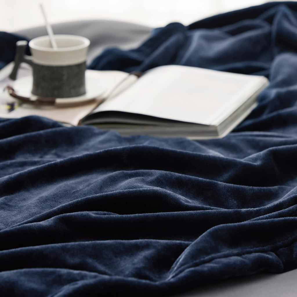 Bedsure Soft Cozy Warm Fleece Throw Blanket for Couch 300GSM Navy 50"x60"