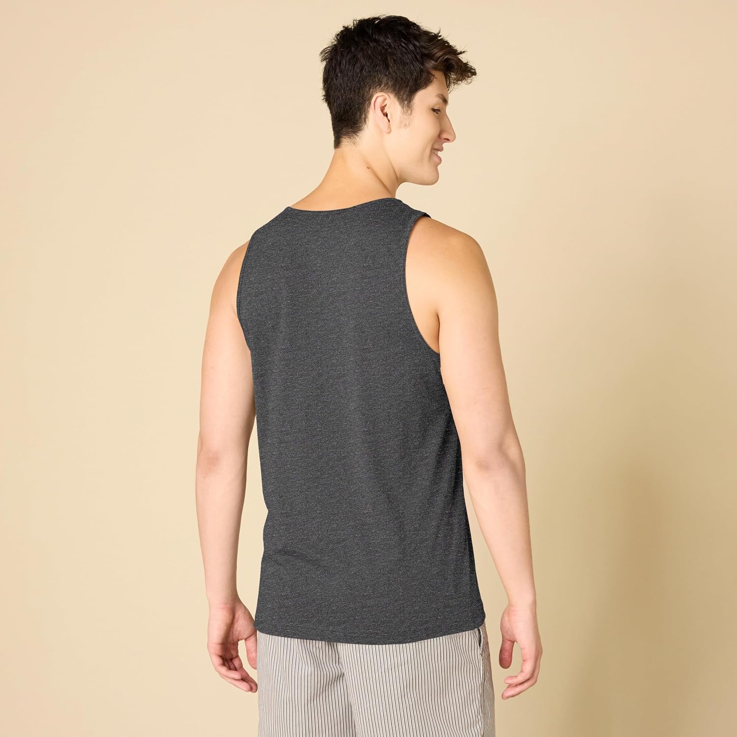 Amazon Essentials Men's Regular-Fit Sleeveless Tank Tops
