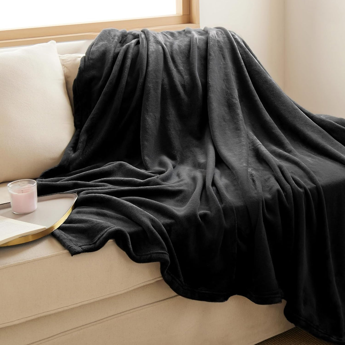 Bedsure Soft Cozy Warm Fleece Throw Blanket for Couch 300GSM Black 50"x60"