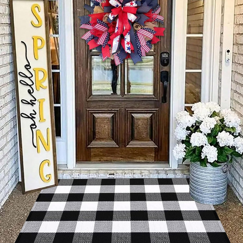 CAINANEL Buffalo Plaid Outdoor Rug Front Door Mat 27.5'' x 43'' Black and White Front Porch Rug Welcome Doormats for Farmhouse Entrance Porch Outdoors Decor