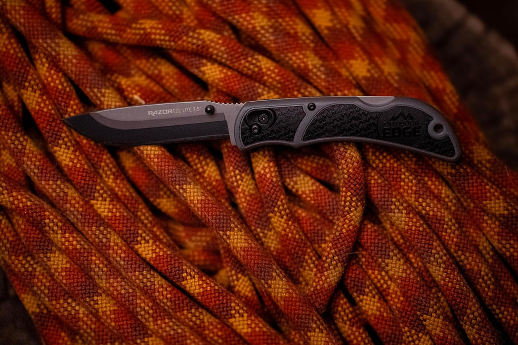 OUTDOOR EDGE 3.5" RazorLite EDC Pocket Knife (Obsidian Black), with Replaceable Blades and Clip, Perfect Carry Knive for Camping, Hunting and Survival, Includes 12 Black Steel Drop Point Blades