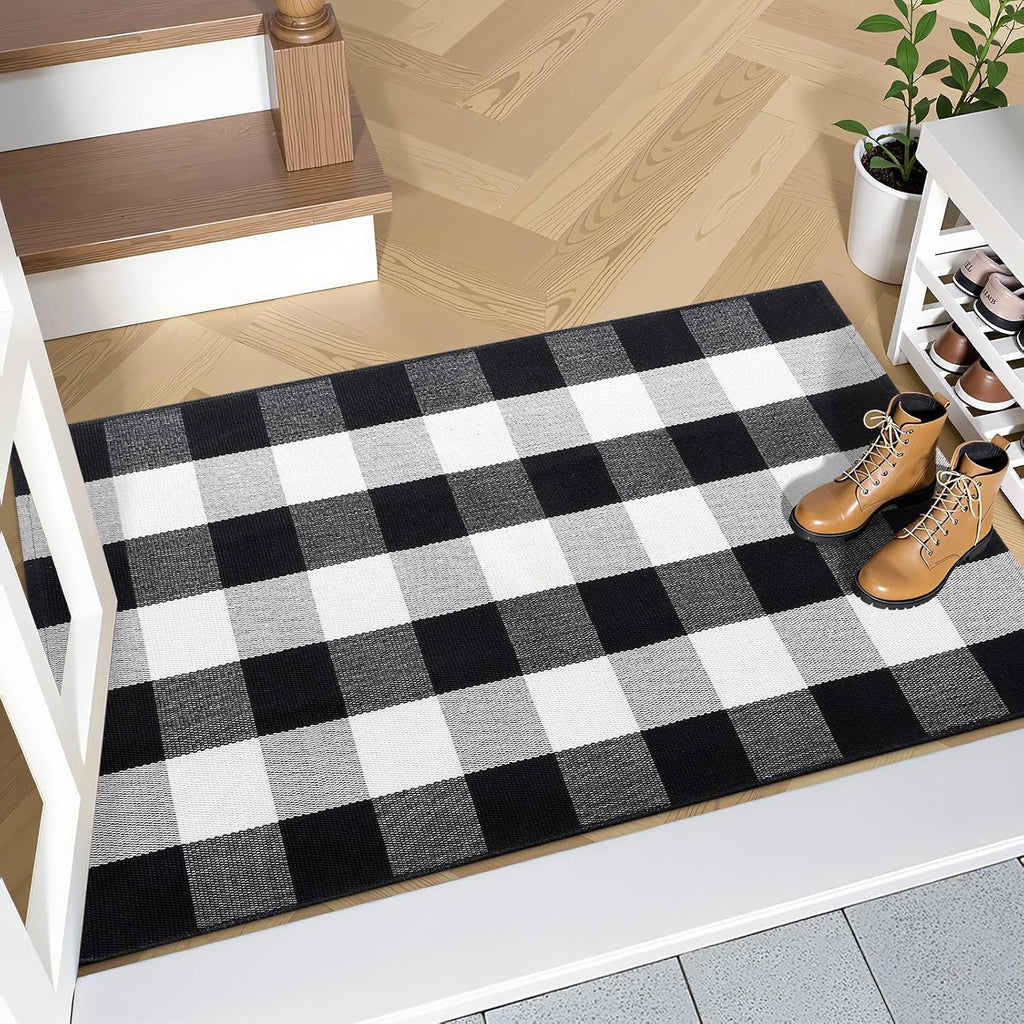 OLANLY Buffalo Plaid Rug 2'4" x 3'7" (27.5" x 43") – Black and White Cotton Checkered Doormat, Washable Indoor Outdoor Rug for Layered Front Porch, Kitchen, Entryway Decor