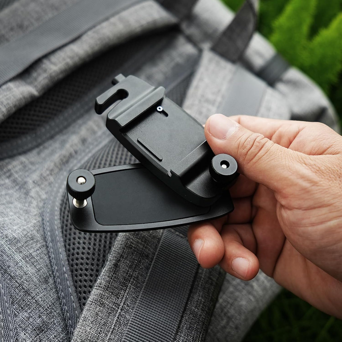 APEXEL Binoculars Backpack Clip with 38mm Quick Release Plate, Attaches to Straps and Belts, CNC Aluminum Binocular Carrying System with 1/4" Screw for Tripod, Binoculars Accessories Also for Cameras