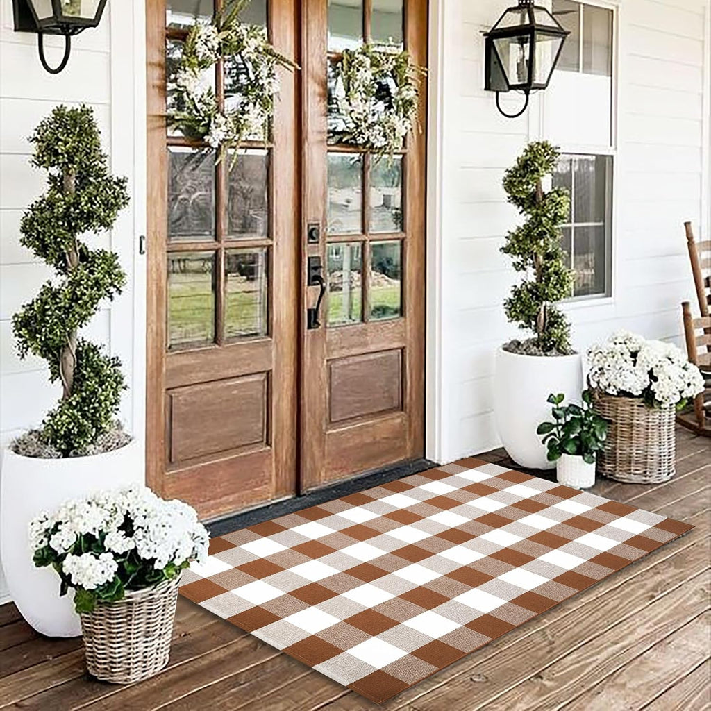 Homydecor Buffalo Plaid Outdoor Rugs, 28'' x 43'' Coffe and White Checkered Area Rug, Layering Rug for Hello/Welcome Door Mat, Washable Cotton Woven Farmhouse Mat for Front Porch Décor