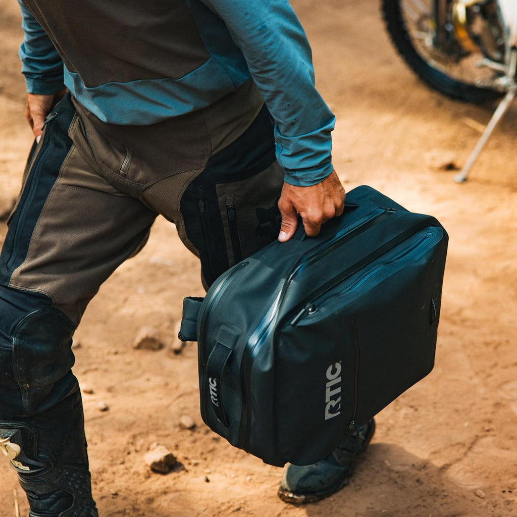 RTIC Ultra Dry Backpack Waterproof 26 L, Black & Graphite