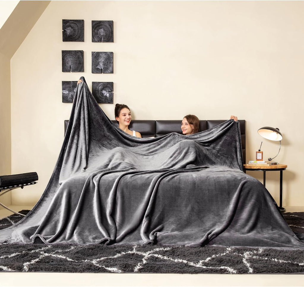 COOVA Oversized King Fleece Blanket 120x120 inches, Soft Cozy Warm Giant Extra Large 10'x10' Blanket for Bed, Sofa, Couch,Travel, Camping, California Huge Flannel Big Throw Blanket, Black