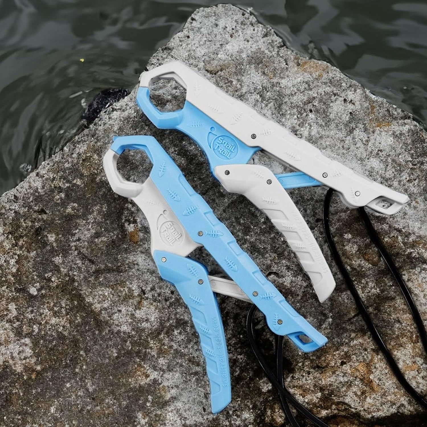 SNAIL TRAIL 7.5''/9'' Floating Fish Gripper with Lanyard