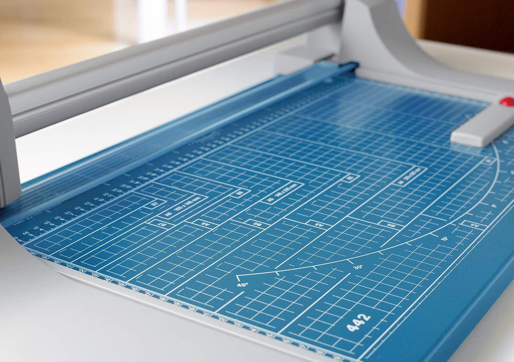 Dahle 442 Premium Rotary Trimmer, 20" Cut Length, 30 Sheet Capacity, Self-Sharpening, Automatic Clamp, German Engineered Paper Cutter