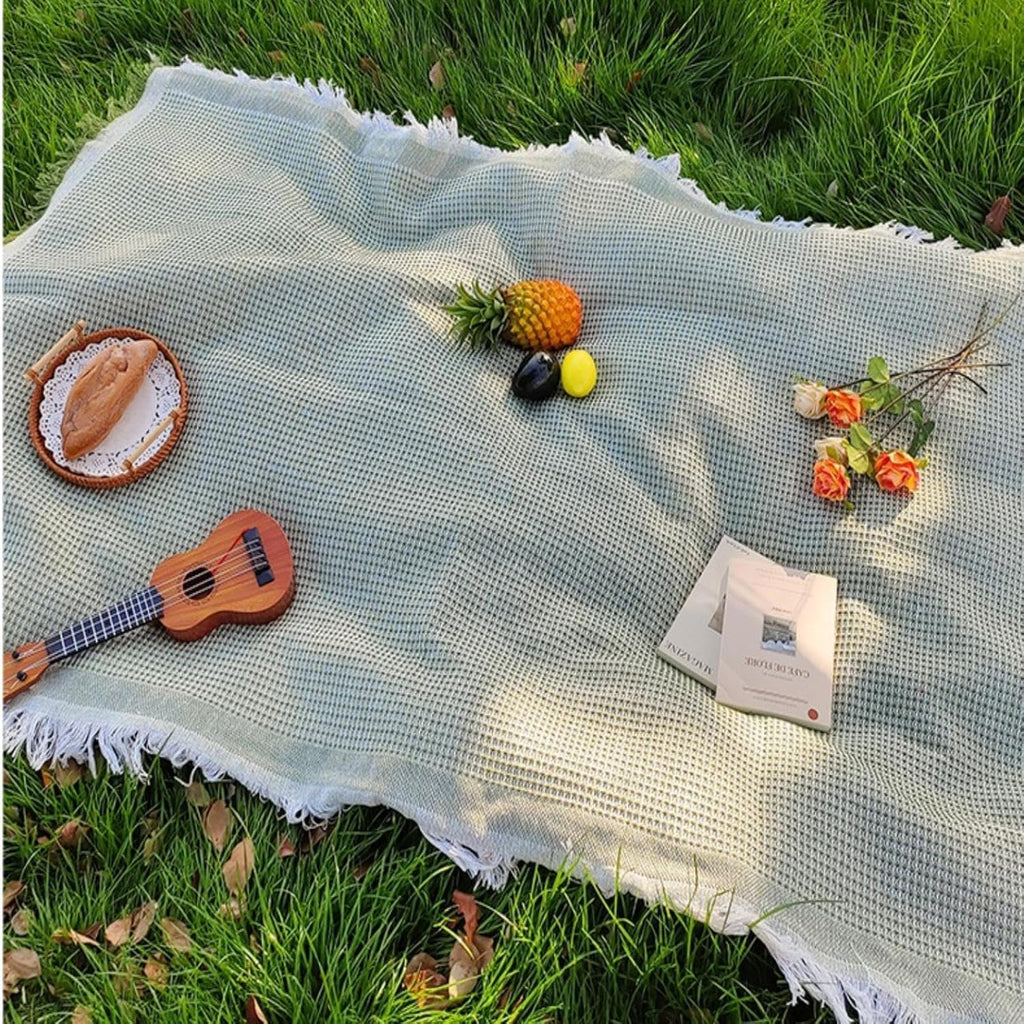 70"x 70" Picnic Blanket Extra Large,Layer Outdoor Blanket for 5 to 7 Adults,Camping Grass Lawn Park Accessories Cute Couple Gifts Ideas Wedding Registry for Park, Beach (Green)