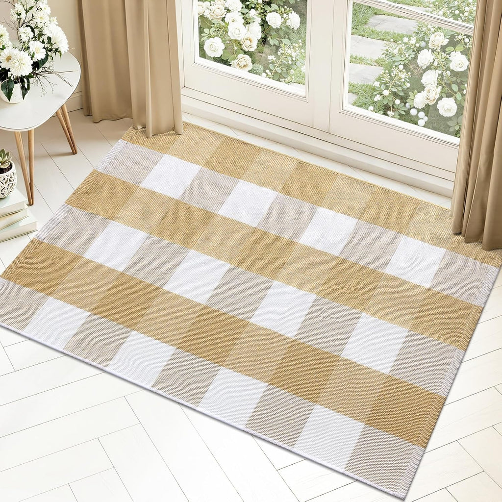 OLANLY Buffalo Plaid Rug 2'4" x 3'7" (27.5" x 43") – Beige and White Cotton Checkered Doormat, Washable Indoor Outdoor Rug for Layered Front Porch, Kitchen, Entryway Decor