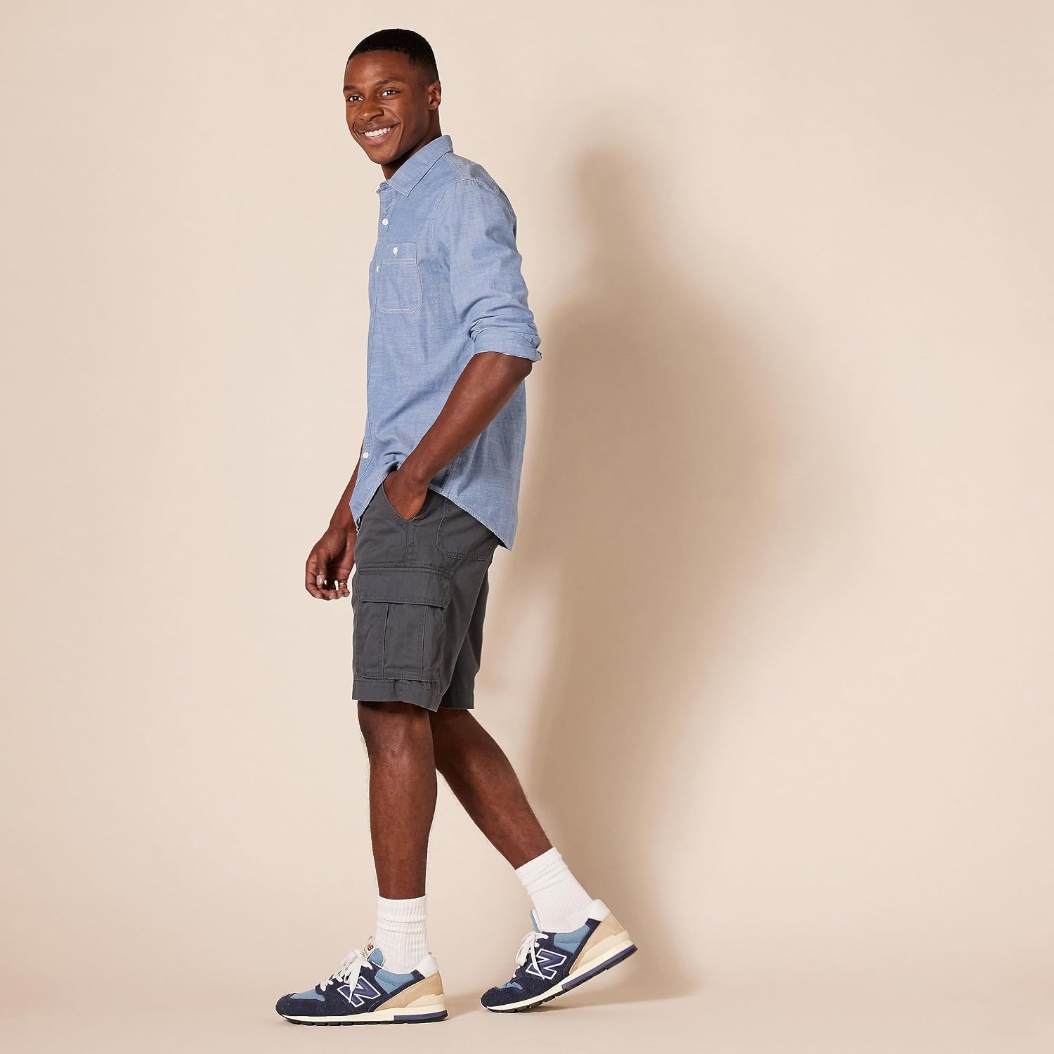 Amazon Essentials Men's 10" Classic-Fit Cotton Twill Cargo Shorts, Multiple Pockets (Available in Big & Tall)