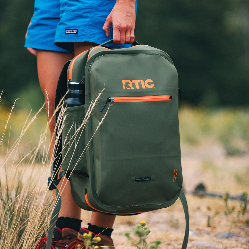 RTIC Ultra Dry Backpack Waterproof 26 L, Black & Graphite