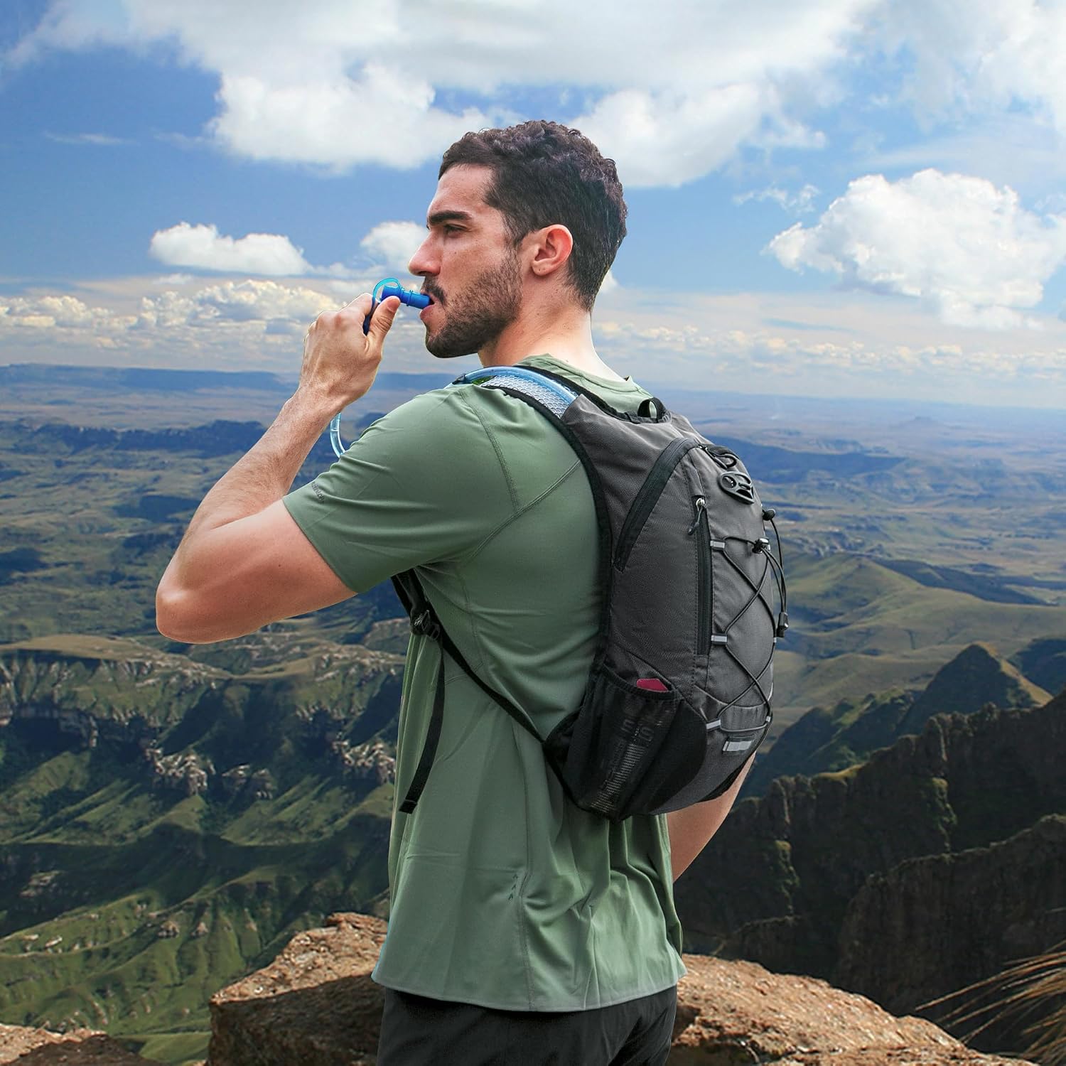 Lightweight Hydration Backpack, Running Backpack with 2L Water Bladder
