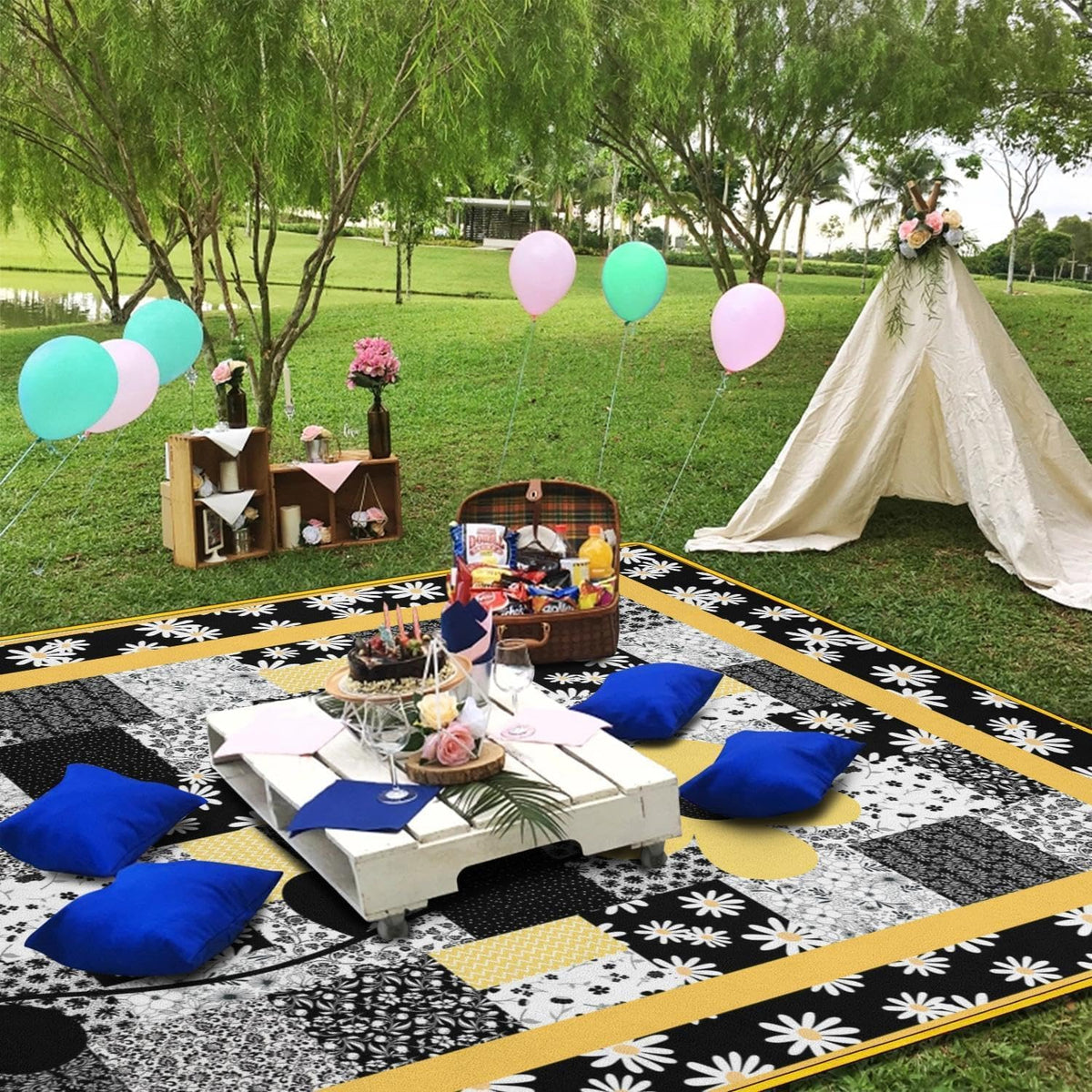 Supfitness Extra Large Picnic Blankets Waterproof Foldable (80 "x 80") Beach Blanket Waterproof Sandproof,3-Layer Thicking Mat Outdoor Packable Camping Blanket