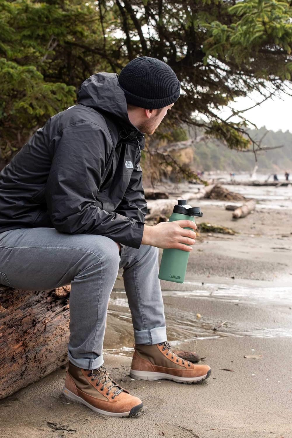 CamelBak Chute Mag Vacuum Insulated Stainless Steel Water Bottle, Magnetic Leak‑Resistant Cap for Everyday Hydration