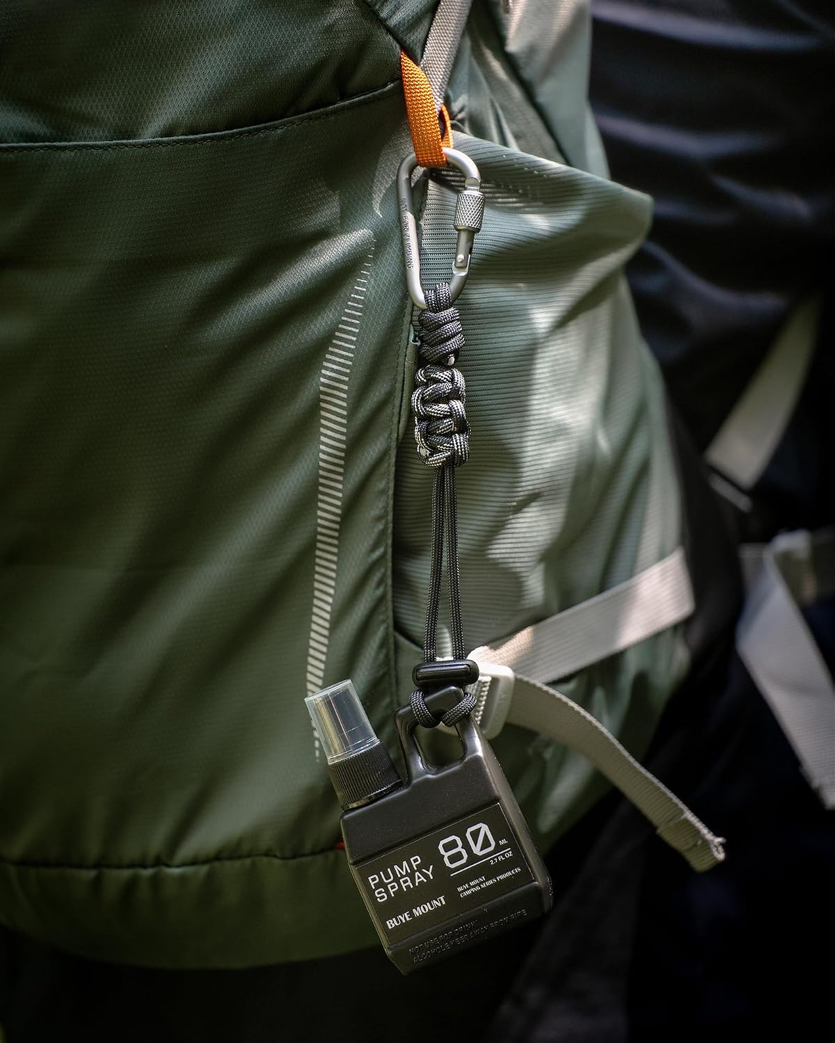 Carabiner Clip 2 Pack, Screw Lock Paracord Gear Lanyard