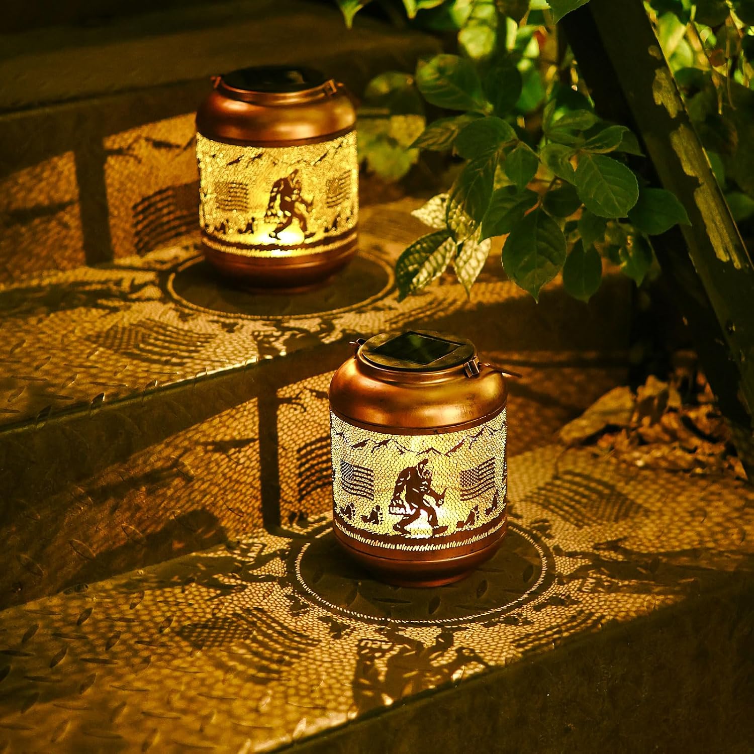 Bigfoot Solar Lanterns Outdoor Waterproof Hanging Solar Lights Big Foot Sasquatch Metal Decoratives LED Lantern for Patio, Backyard, Porch, Yard, Lawn,Garden Decor Gifts Men