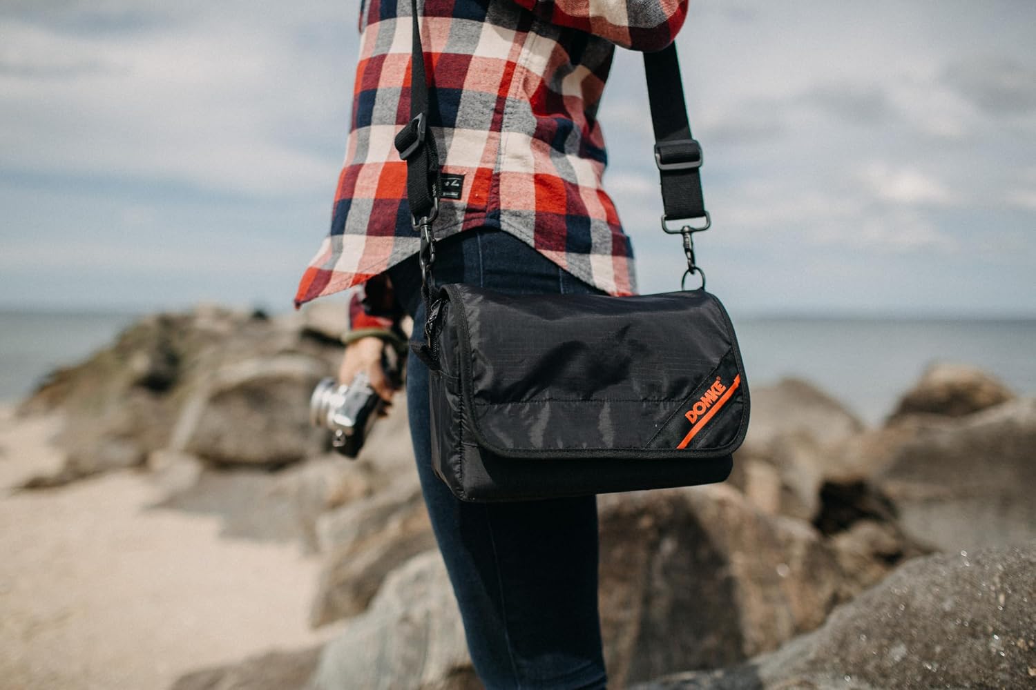 Domke F-5XB Crossbody Small Camera Bag for 1 Mirrorless Camera, Black
