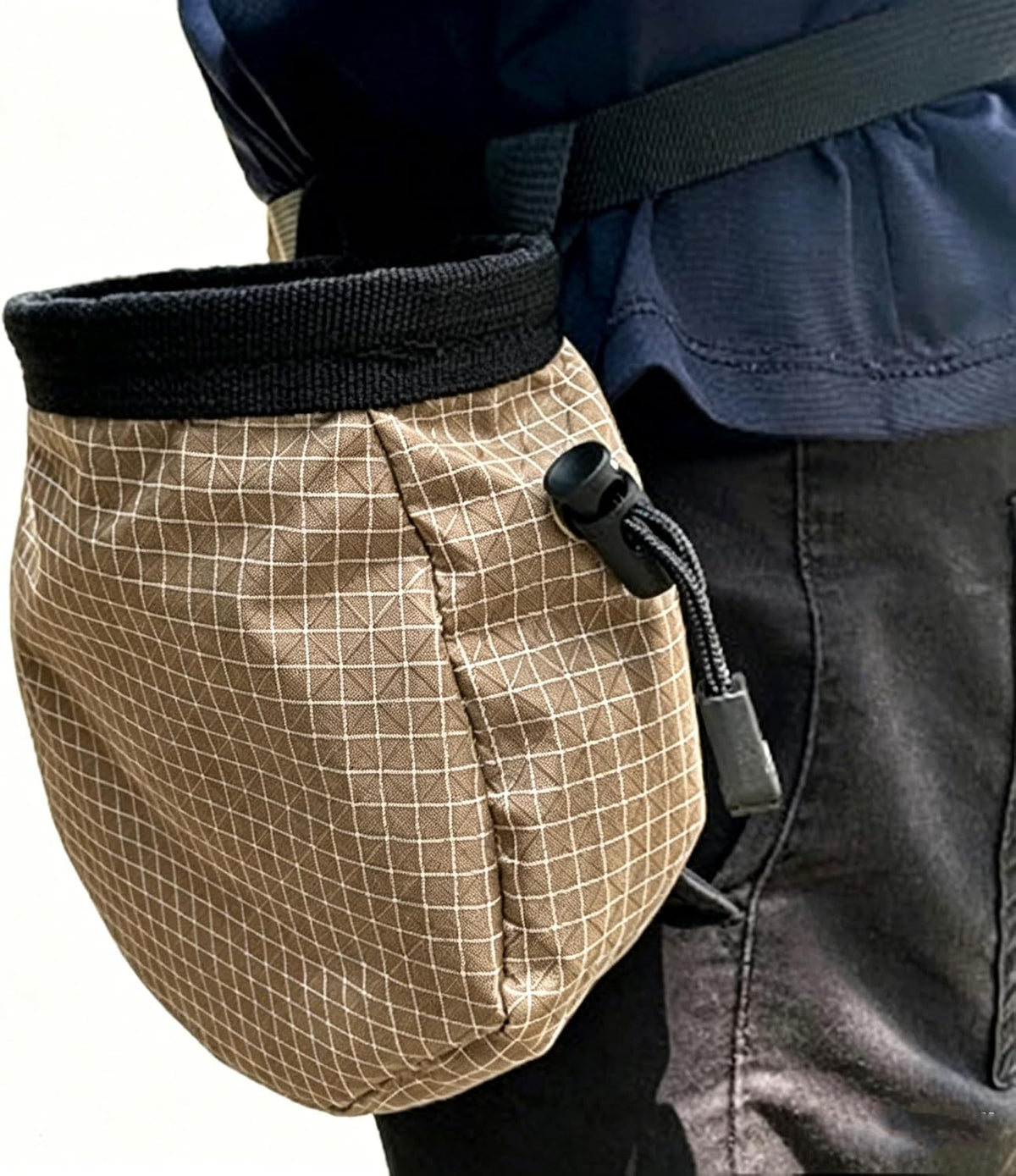 Rock Climbing Chalk Bag, 210D High-Tensile Polyethylene Durable Chalk Bag with Fleece Lining & Adjustable Belt, for Bouldering, Gym, Weightlifting